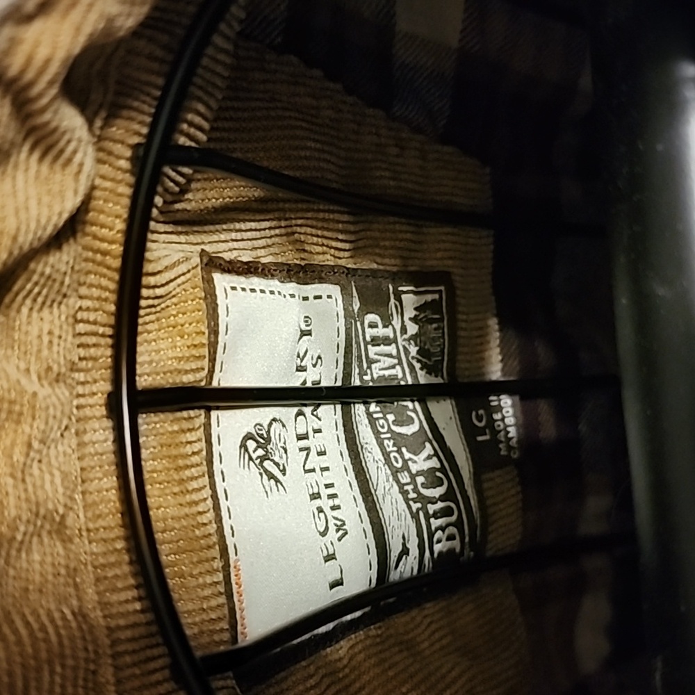 Legendary Whitetails Flannel - Picture 5 of 6